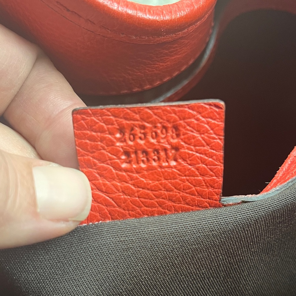 GUCCI 🇮🇹🌹AUTHENTIC HANDBAG ** **LOOKING TO SELL ASAP **👌😉 - Picture 8 of 17